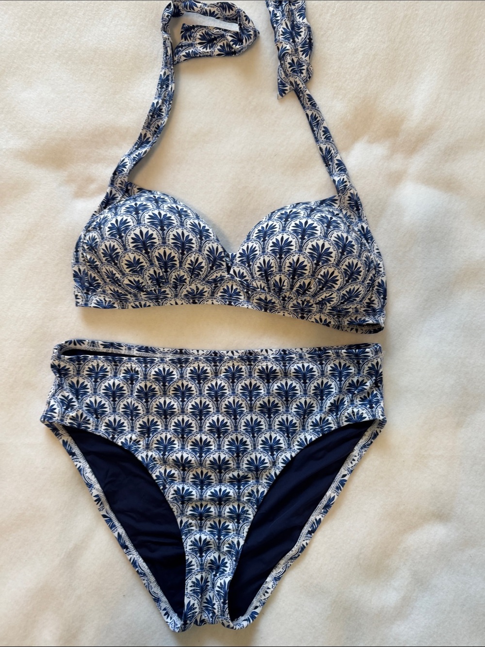 Tommy Bahama  Halter Bikini  Bathing Suit  2-Piece Swimsuit Size S - Picture 2 of 8